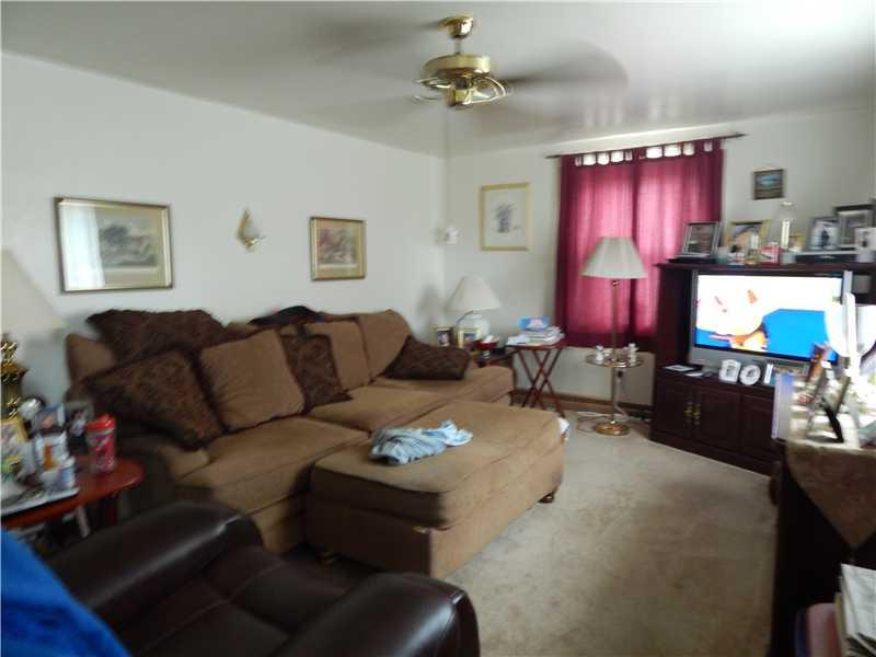 138 Galley Road Canonsburg, PA 15317 - Photo 5 of 12 Living Room.