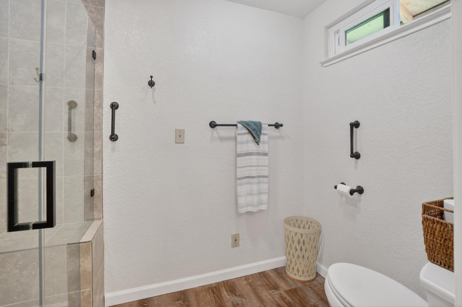 13088 Cherry Road Wilton, CA 95693 - Photo 20 of 58 Master Bath