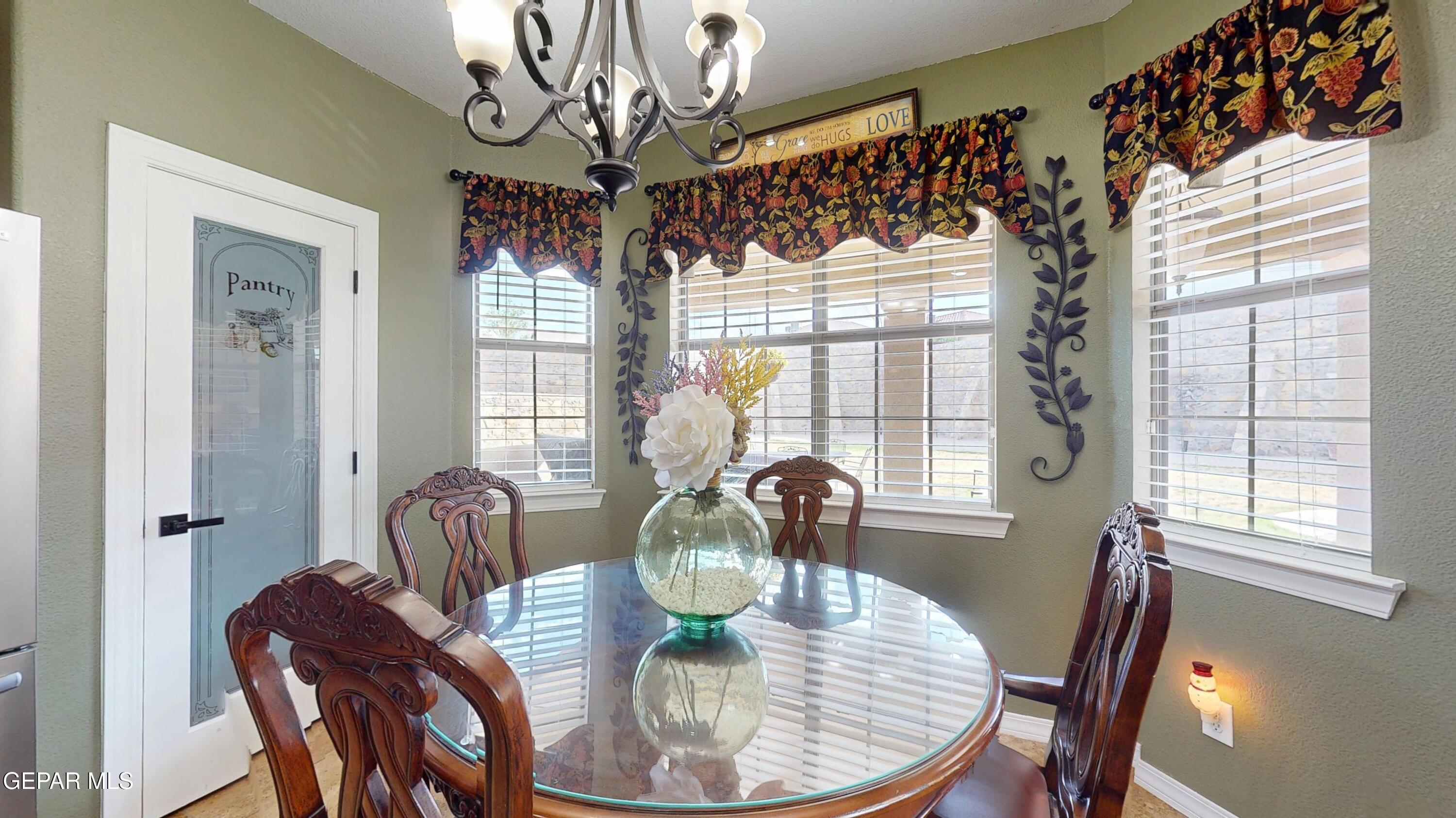 12239 Rathmore Drive El Paso, TX 79928 - Photo 13 of 60 Kitchen Dining