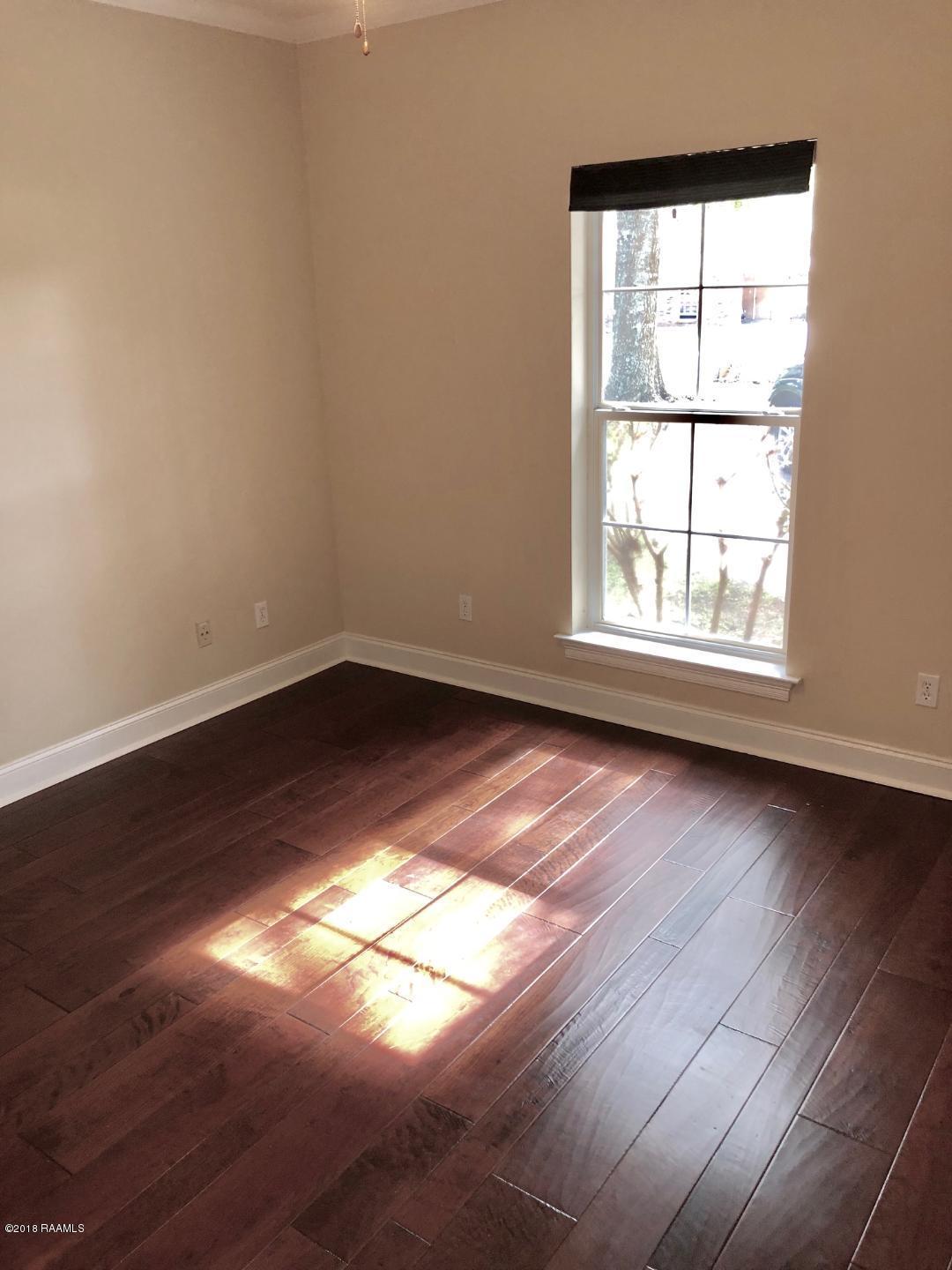 209 Douglas Road Lafayette, LA 70507 - Photo 5 of 13 9 (2)