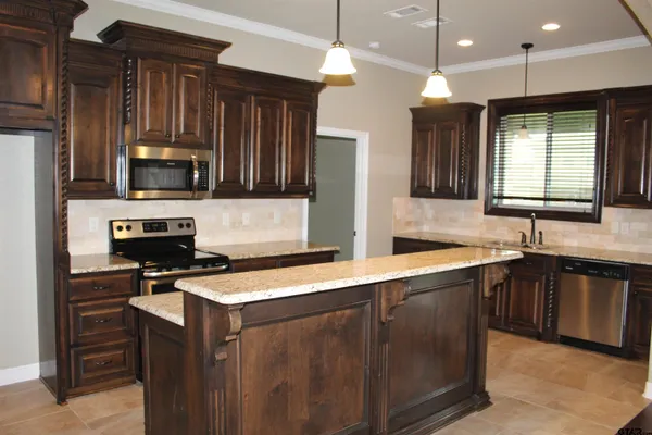 $2,500 | 1811 Spruce Pine Lane, Tyler, TX 75703