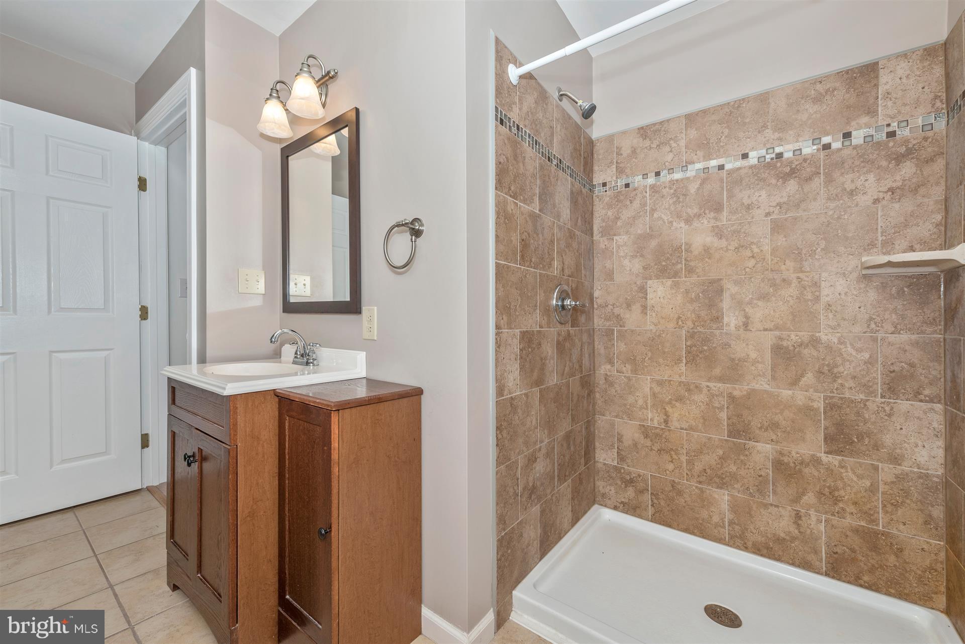 7132 Linganore Road Frederick, MD 21701 - Photo 11 of 22 Bath (Master)