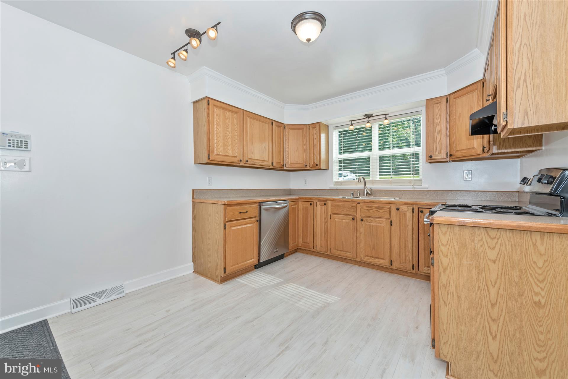 7132 Linganore Road Frederick, MD 21701 - Photo 7 of 22 Kitchen