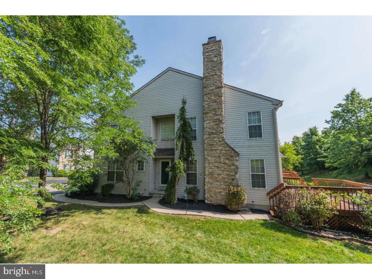 33 Hampton Court Eagleville, PA 19403 - Photo 2 of 24