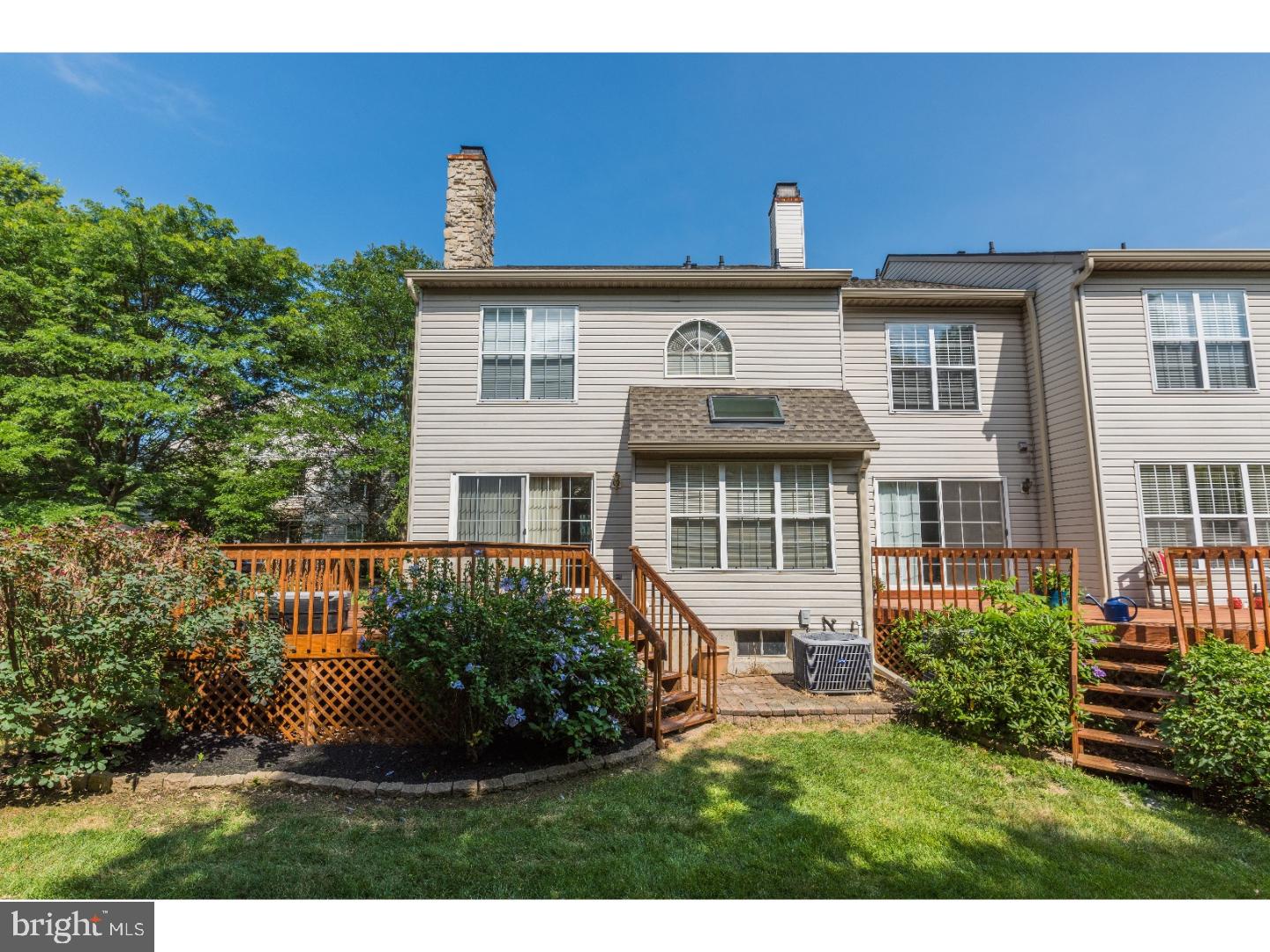 33 Hampton Court Eagleville, PA 19403 - Photo 3 of 24