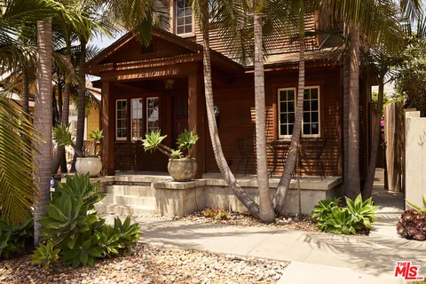 $2,790,000 | 1215 Cabrillo Avenue, Venice, CA 90291