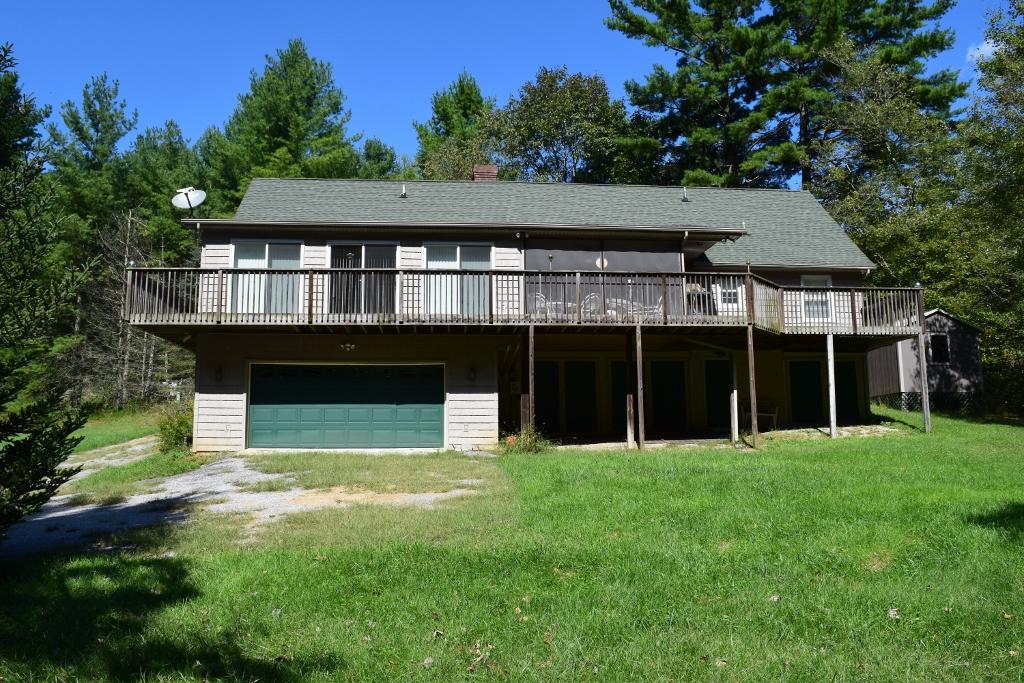 1284 Meadow Run Road Southeast Copper Hill, VA 24079 - Photo 9 of 51 DSC_0012 (1024x683)