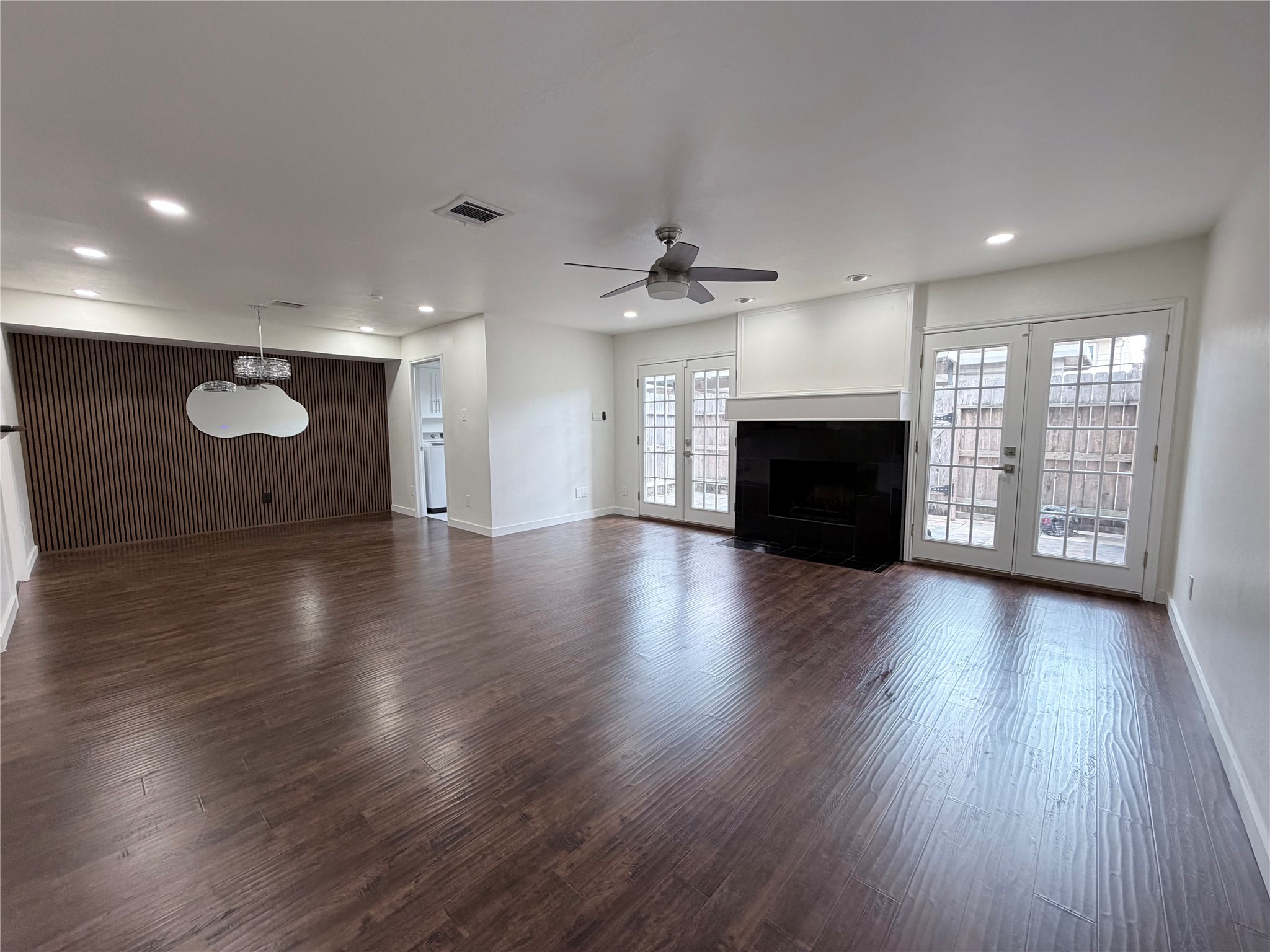14682 Perthshire Road, Unit A Houston, TX 77079 - Photo 4 of 37 Gallery Image 4