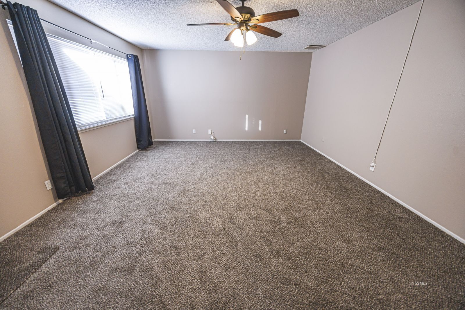 336 South Valley Street Ridgecrest, CA 93555 - Photo 5 of 33