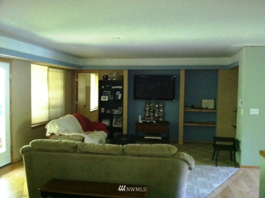 5577 Bulman Road Southeast Port Orchard, WA 98366 - Photo 3 of 13 Gallery Image 3