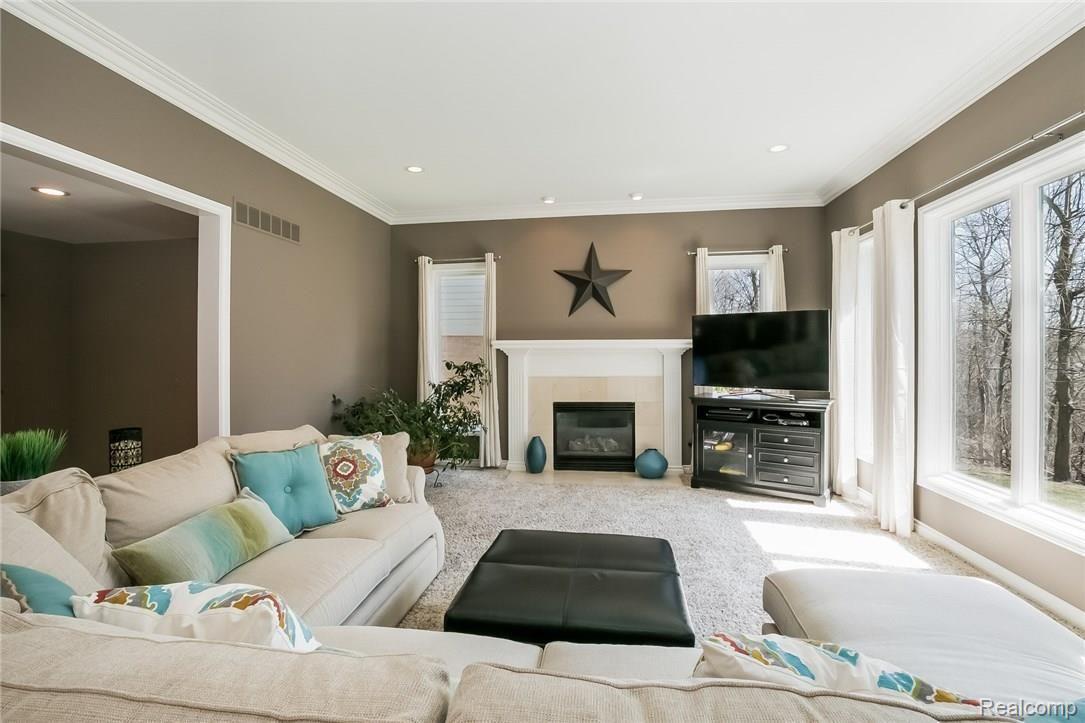 1622 Chase Drive Rochester, MI 48307 - Photo 7 of 55 007-2621751-medium.jpg
