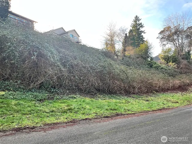 $335,000 | 73-xx Glenridge Way Southwest, Seattle, WA 98136