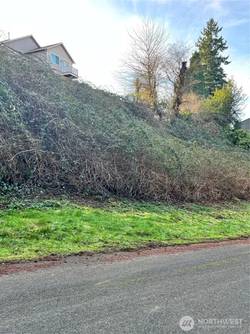 $335,000 | 73-xx Glenridge Way Southwest, Seattle, WA 98136