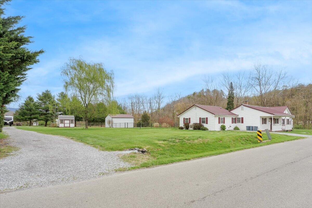1391 Hardbarger Road Buchanan, VA 24066 - Photo 3 of 36 1391 Hardbarger Rd