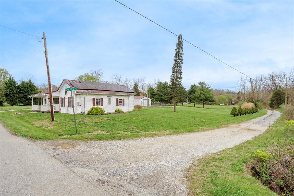 1391 Hardbarger Road Buchanan, VA 24066 - Photo 4 of 36 1391 Hardbarger Rd