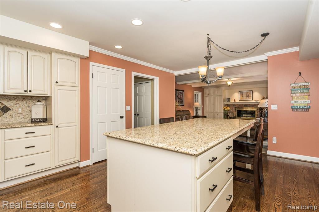 763 Birch Tree Lane Rochester Hills, MI 48306 - Photo 12 of 44