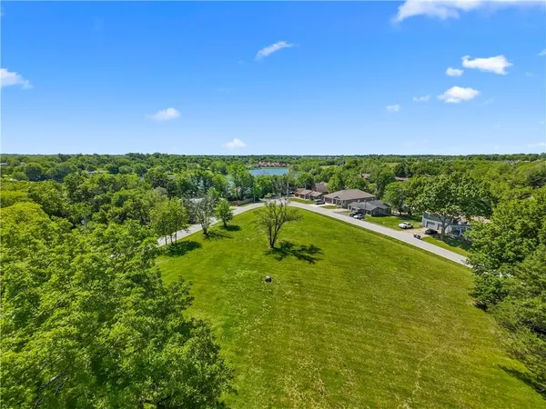 $550,000 | 1717 Northeast Luther Road, Lee's Summit, MO 64086