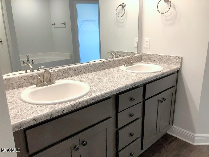 6239 Roxanne Way Biloxi, MS 39532 - Photo 13 of 21 master bath