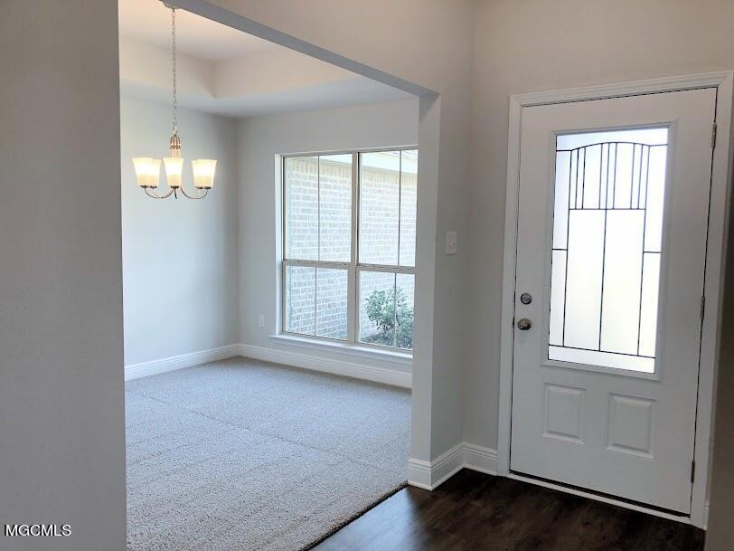 6239 Roxanne Way Biloxi, MS 39532 - Photo 3 of 21 foyer and formal dining