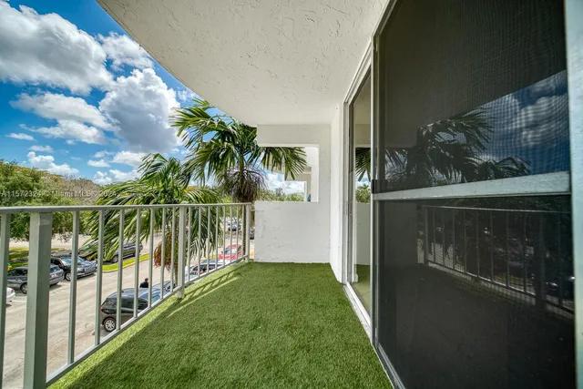 $199,000 | 496 Northwest 165th Street, Unit D316, Miami, FL 33169