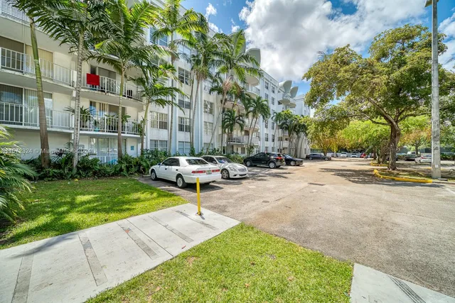 $199,000 | 496 Northwest 165th Street, Unit D316, Miami, FL 33169