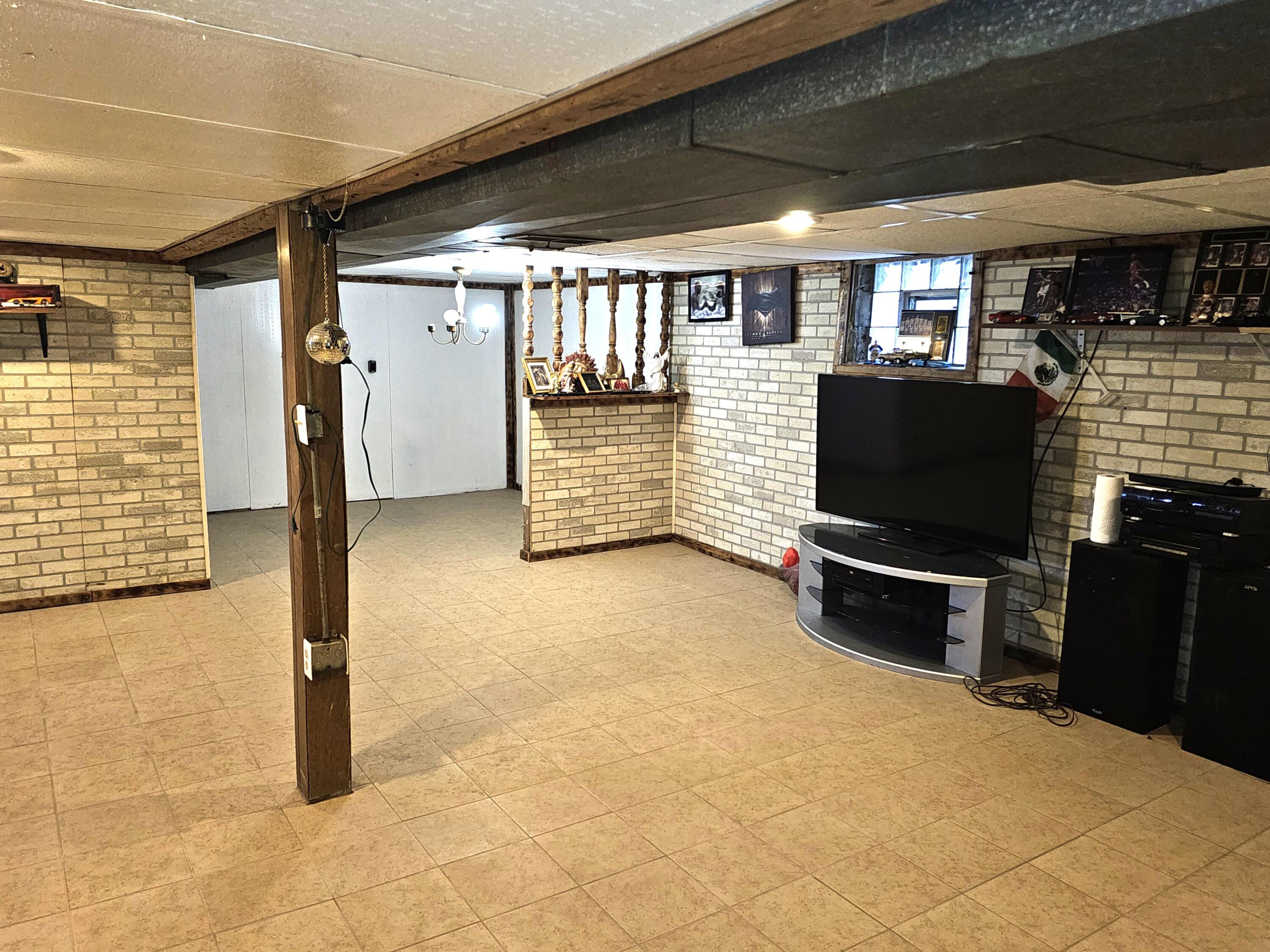 1212 West Taft Street Gary, IN 46404 - Photo 25 of 51 3000x2250