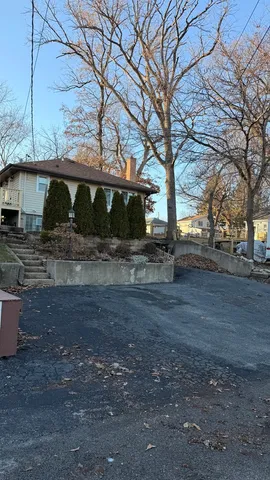 $259,900 | 28048 North Hickory Lane, Wauconda, IL 60084