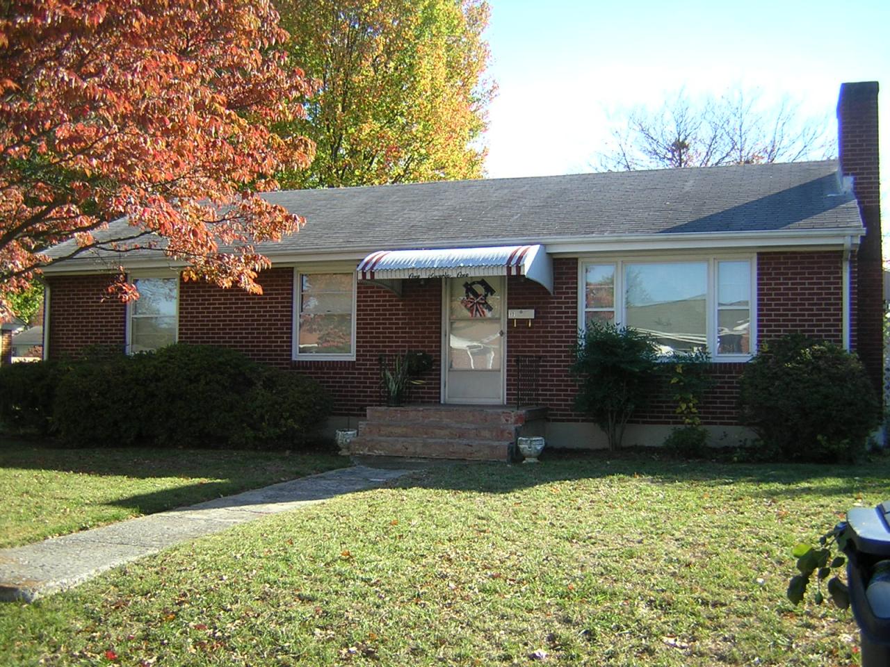 171 Frontier Road Northeast Roanoke, VA 24012 - Photo 1 of 3 Front of Home