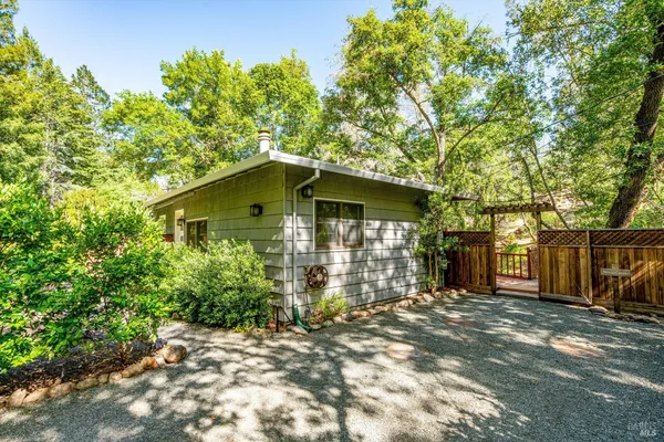 $9,000 | 850 Conn Valley Road, St. Helena, CA 94574