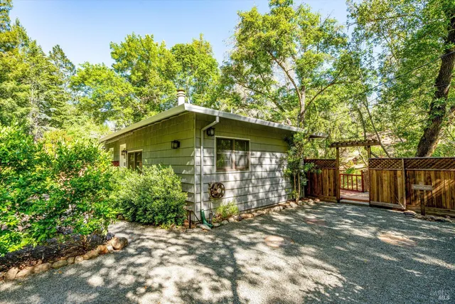 $9,000 | 850 Conn Valley Road, St. Helena, CA 94574