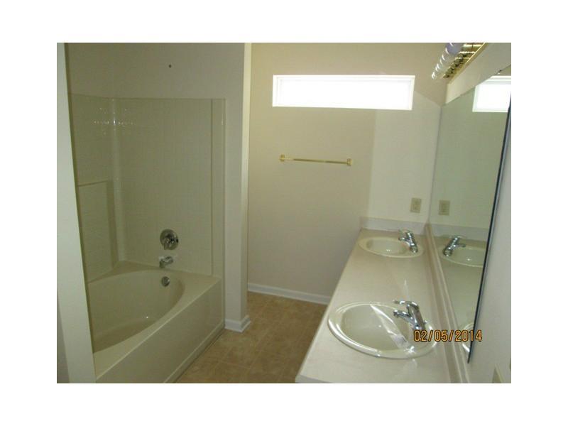 5828 Long Ridge Place Indianapolis, IN 46221 - Photo 9 of 11 Gallery Image 9