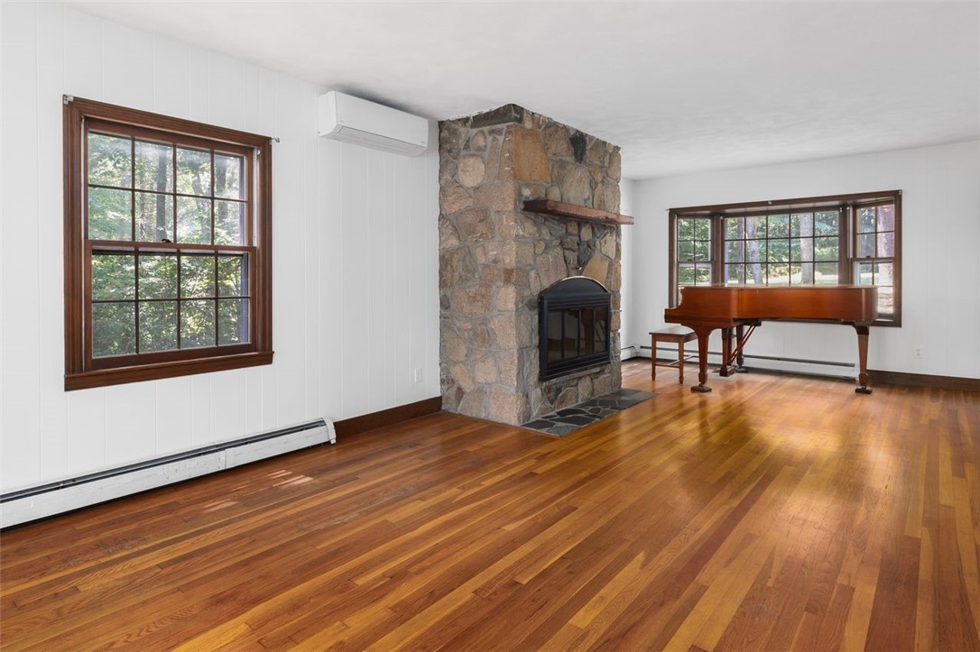 15 Williams Road Smithfield, RI 02917 - Photo 6 of 38