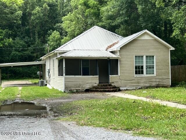 7112 Grierson - front view