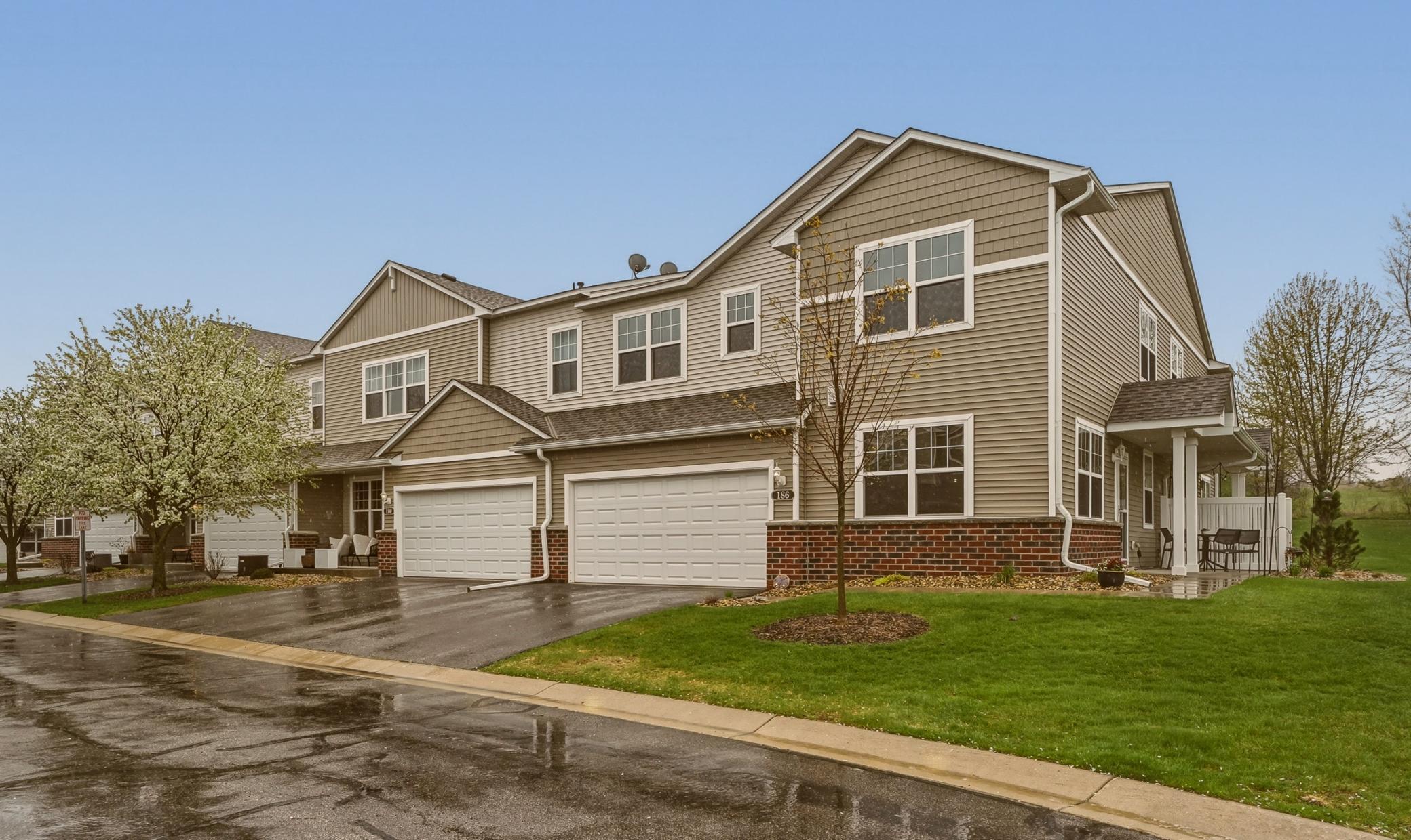 186 Sawtooth Court Southeast Rochester, MN 55904 - Photo 2 of 34