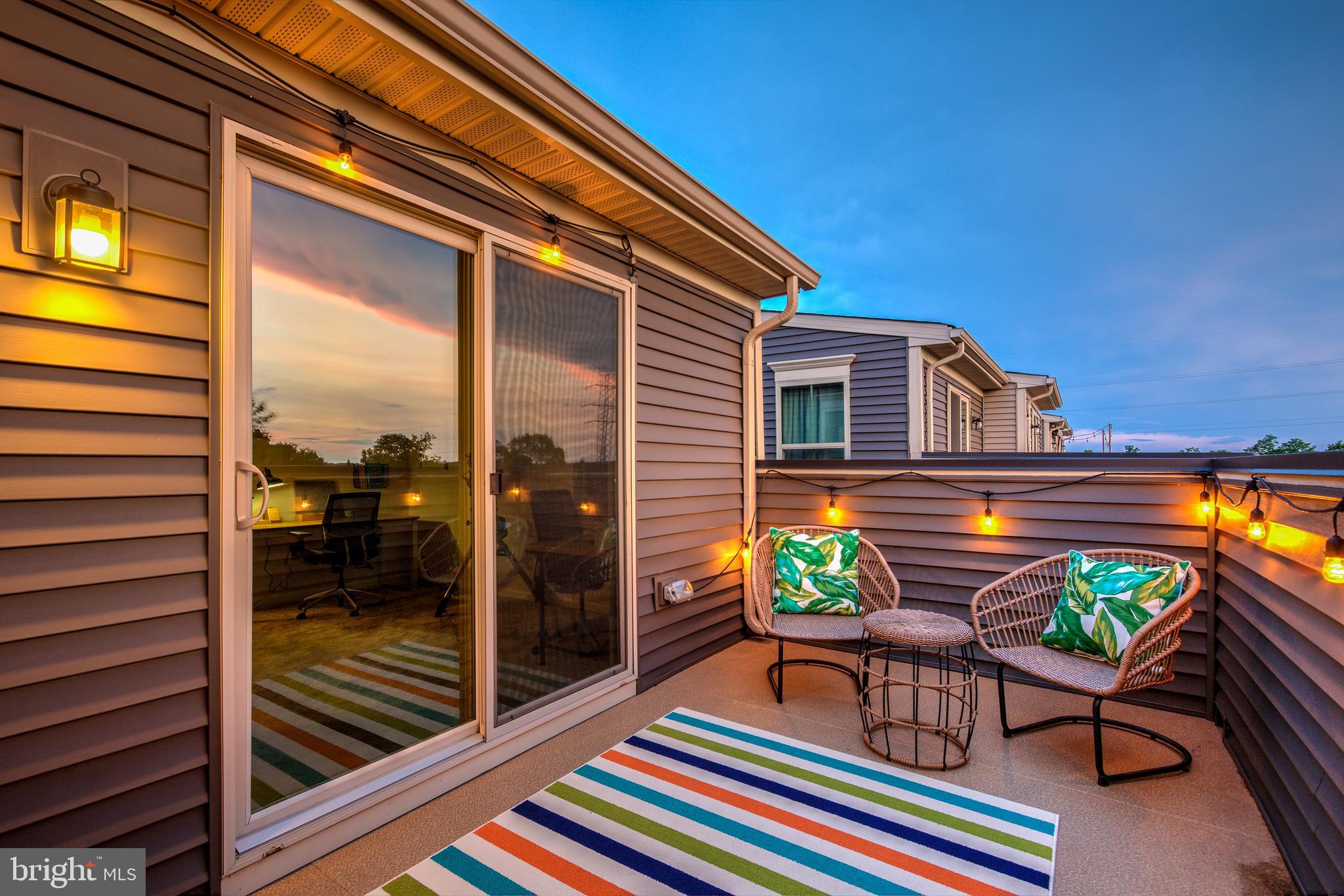 43775 Stubble Cor Square Ashburn, VA 20147 - Photo 27 of 32 Relax on your roof terrace at sunset!