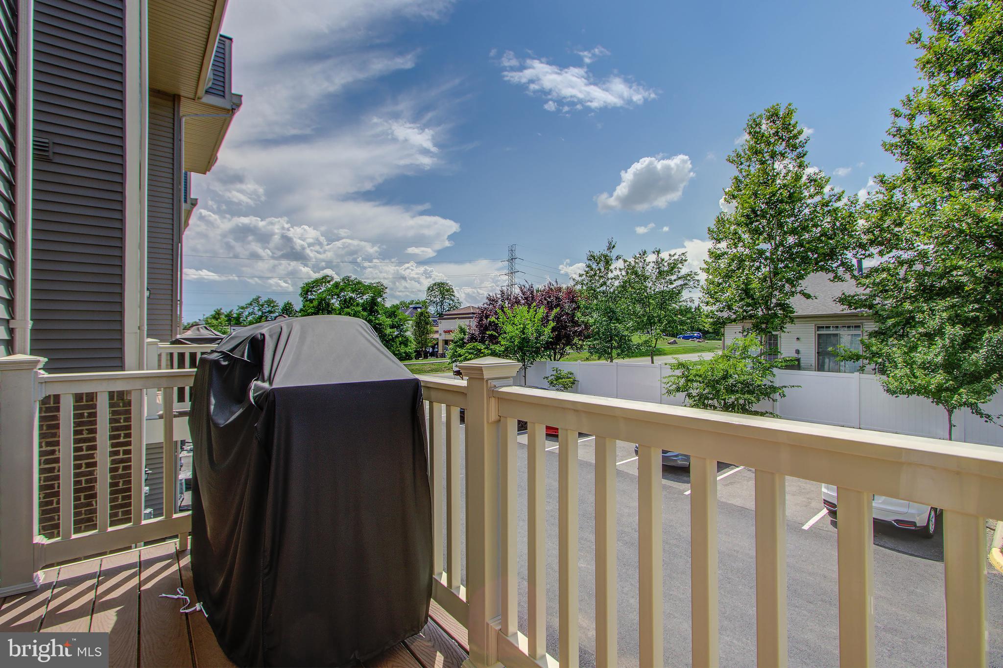 43775 Stubble Cor Square Ashburn, VA 20147 - Photo 9 of 32 Deck off of kitchen