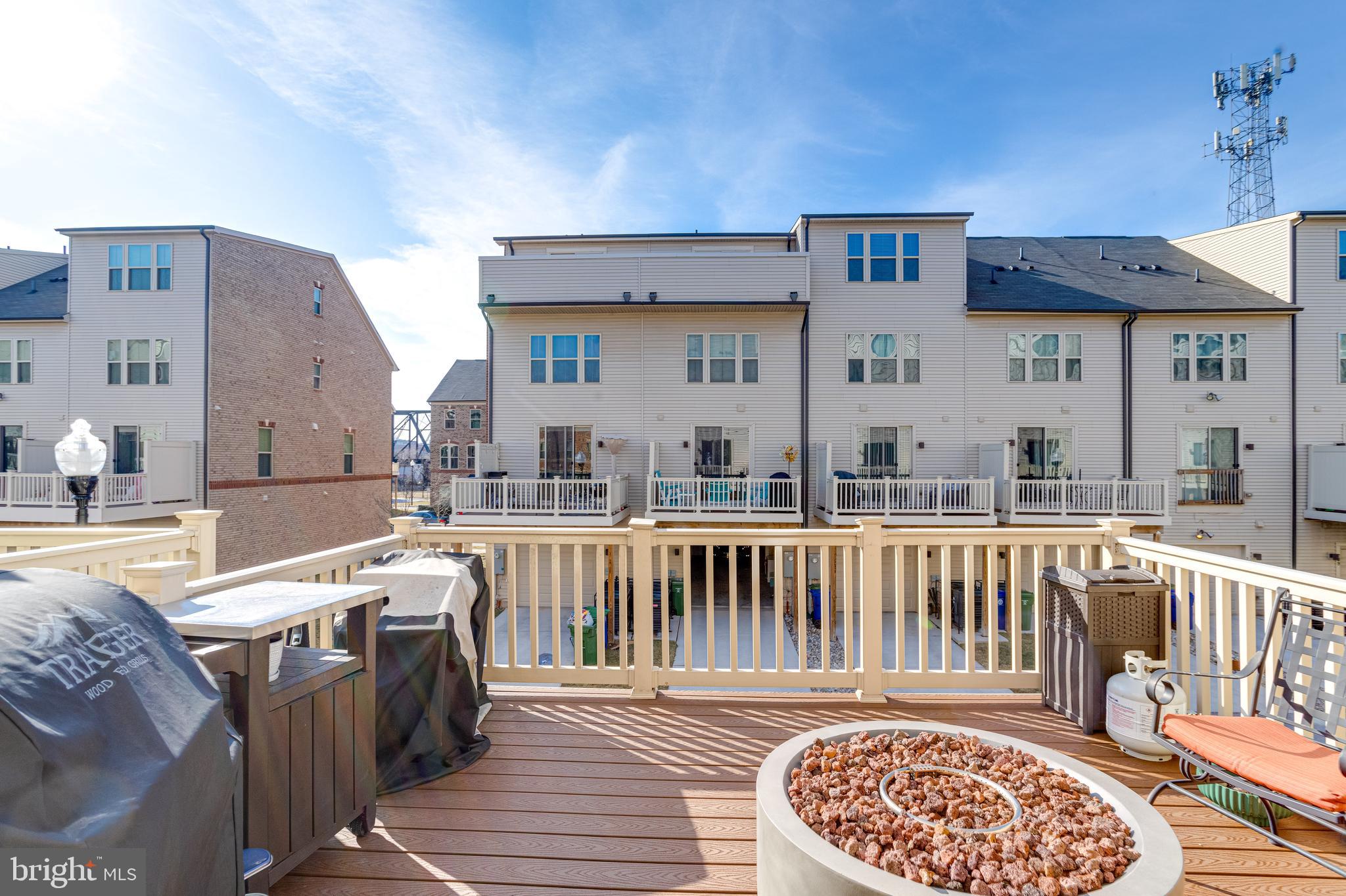 216 South Newkirk Street Baltimore, MD 21224 - Photo 32 of 35 Trex Deck Off Main Level