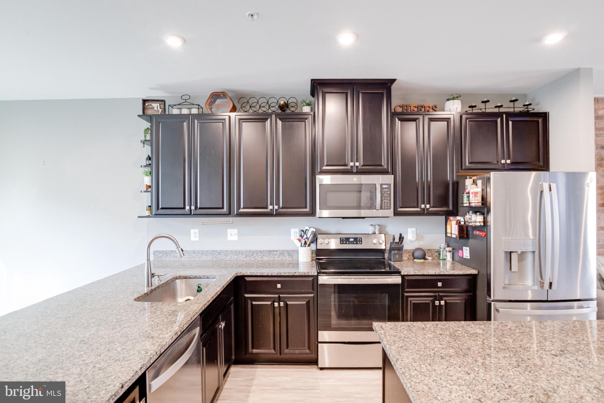 216 South Newkirk Street Baltimore, MD 21224 - Photo 4 of 35 Updated Kitchen