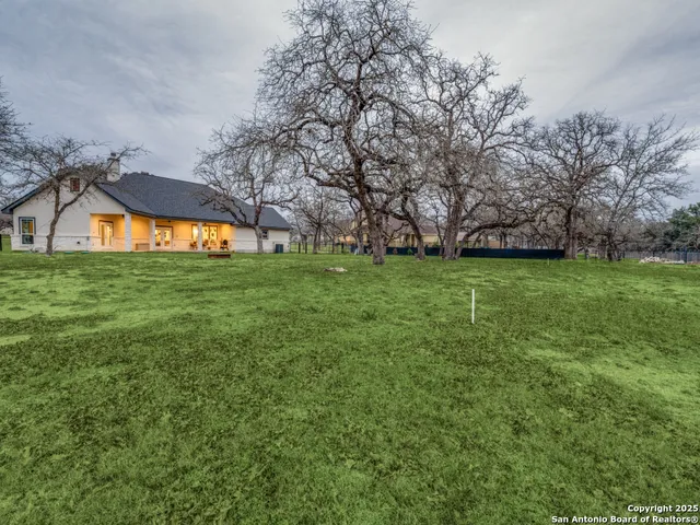 $660,000 | 164 Crescent Ridge, Adkins, TX 78101