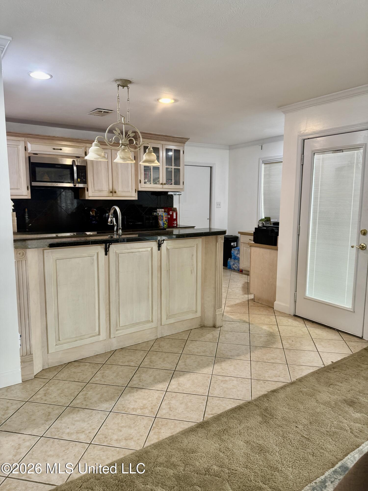 109 North Meadow Road Natchez, MS 39120 - Photo 7 of 28 IMG_9969