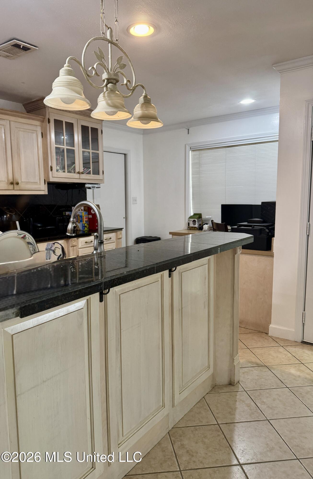 109 North Meadow Road Natchez, MS 39120 - Photo 8 of 28 IMG_9968