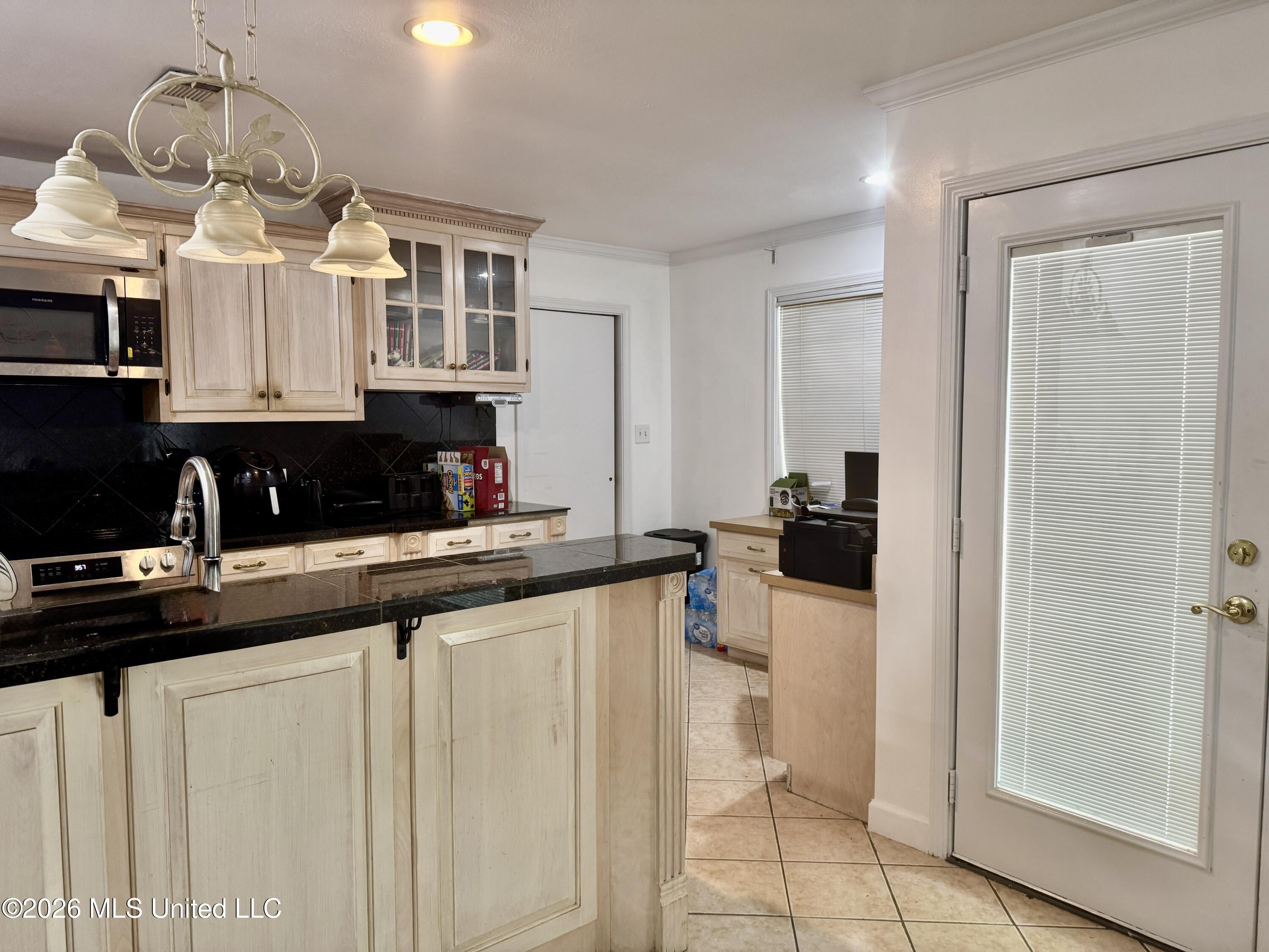 109 North Meadow Road Natchez, MS 39120 - Photo 9 of 28 IMG_9972