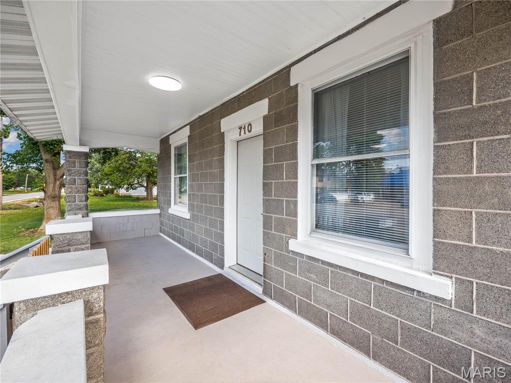 710 East Main Street Alhambra, IL 62001 - Photo 2 of 27