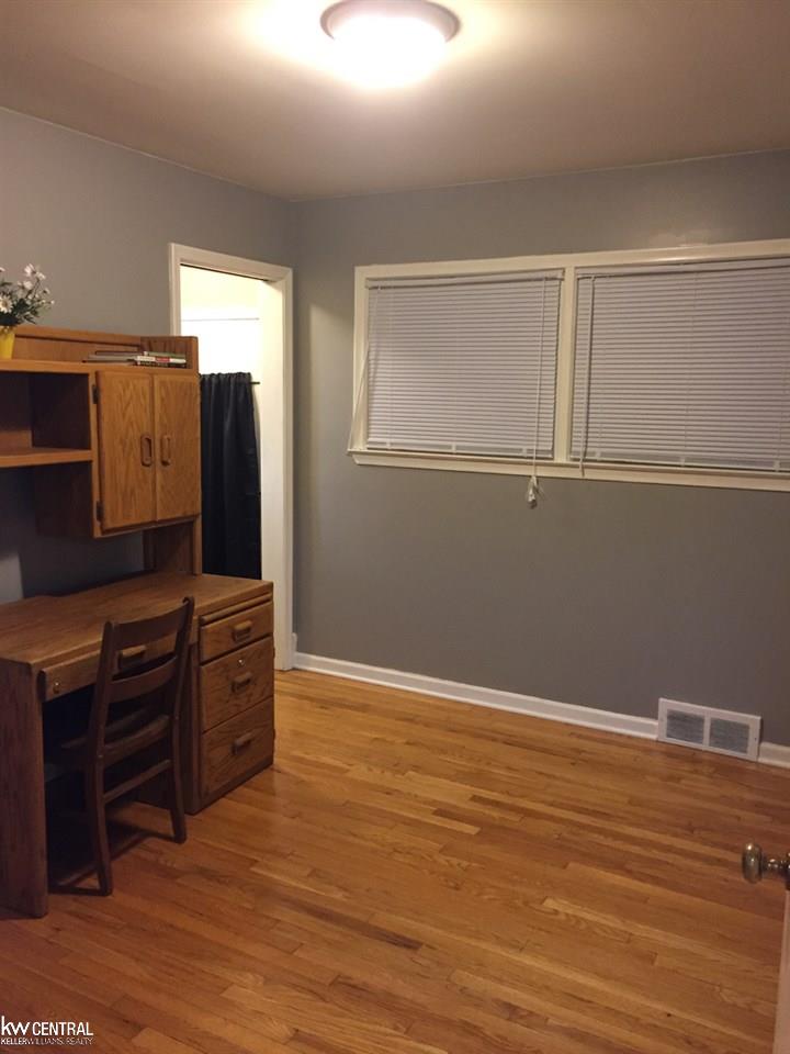 21131 Moross Road Grosse Pointe, MI 48236 - Photo 11 of 25 BEDROOM 3