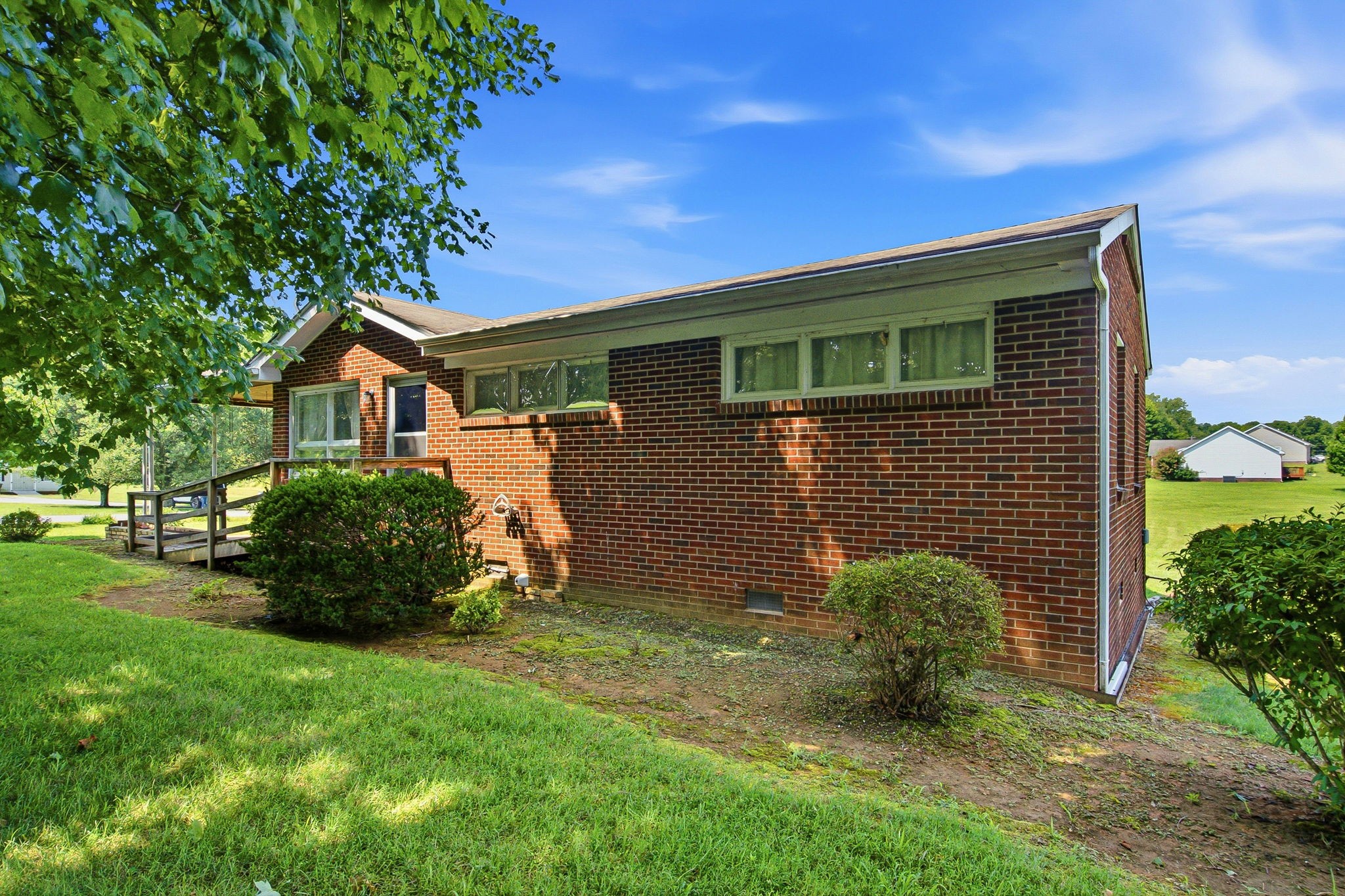 5204 Highway 161 Springfield, TN 37172 - Photo 31 of 40 a front view of house with yard and green space