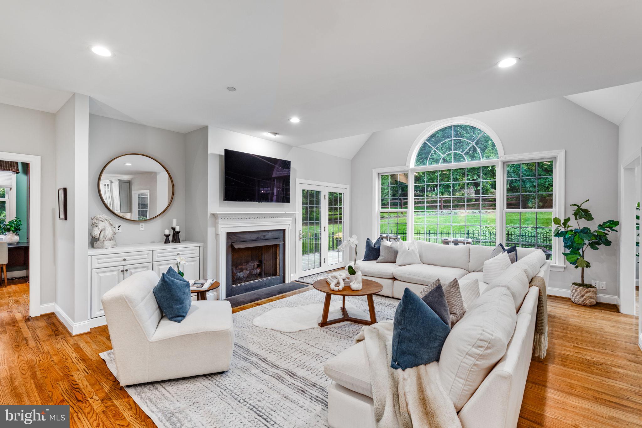 815 Brower Road Wayne, PA 19087 - Photo 20 of 84 Great Room / Family Room w/ Gas FP