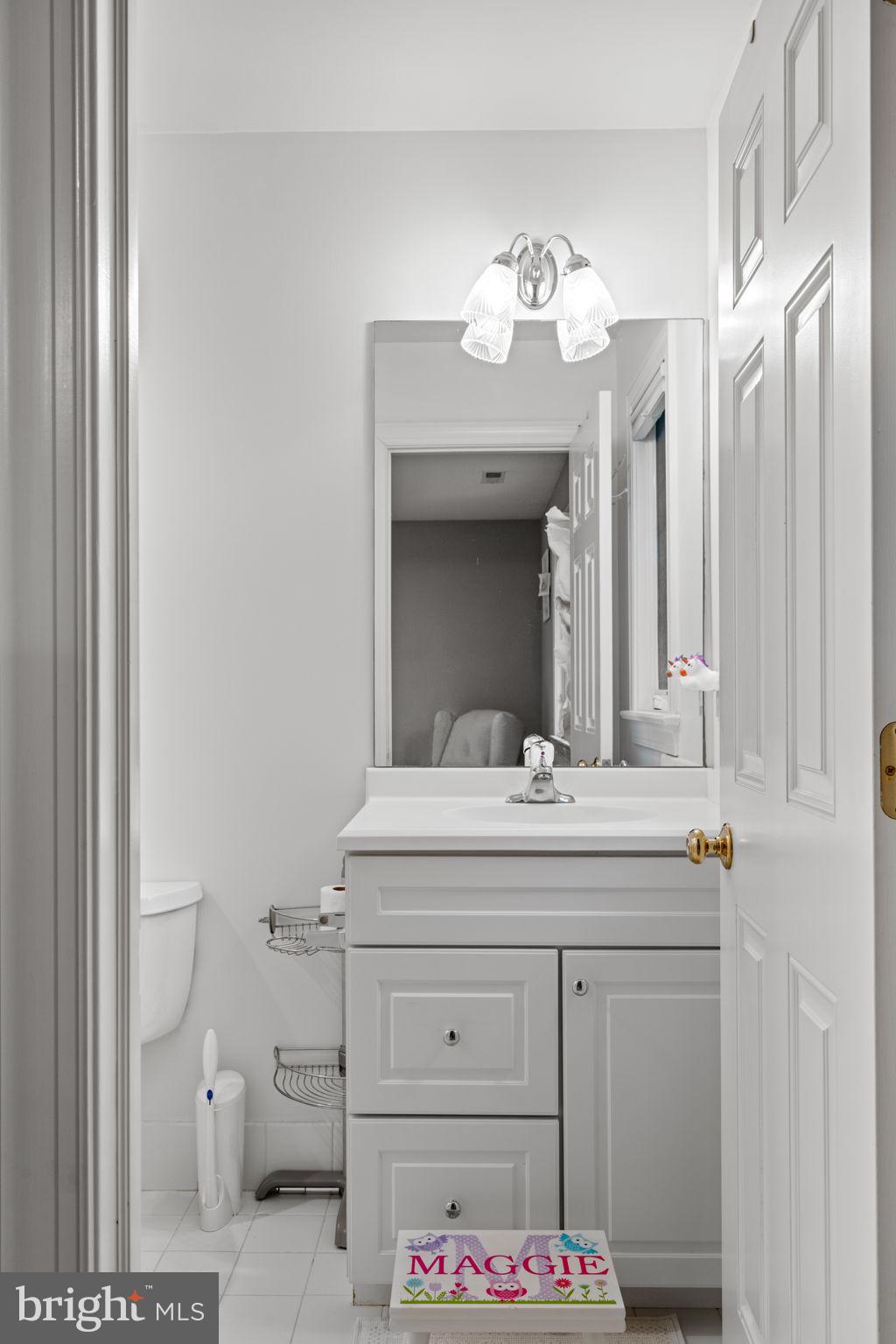 815 Brower Road Wayne, PA 19087 - Photo 59 of 84 Ensuite Bath for 3rd Bdrm