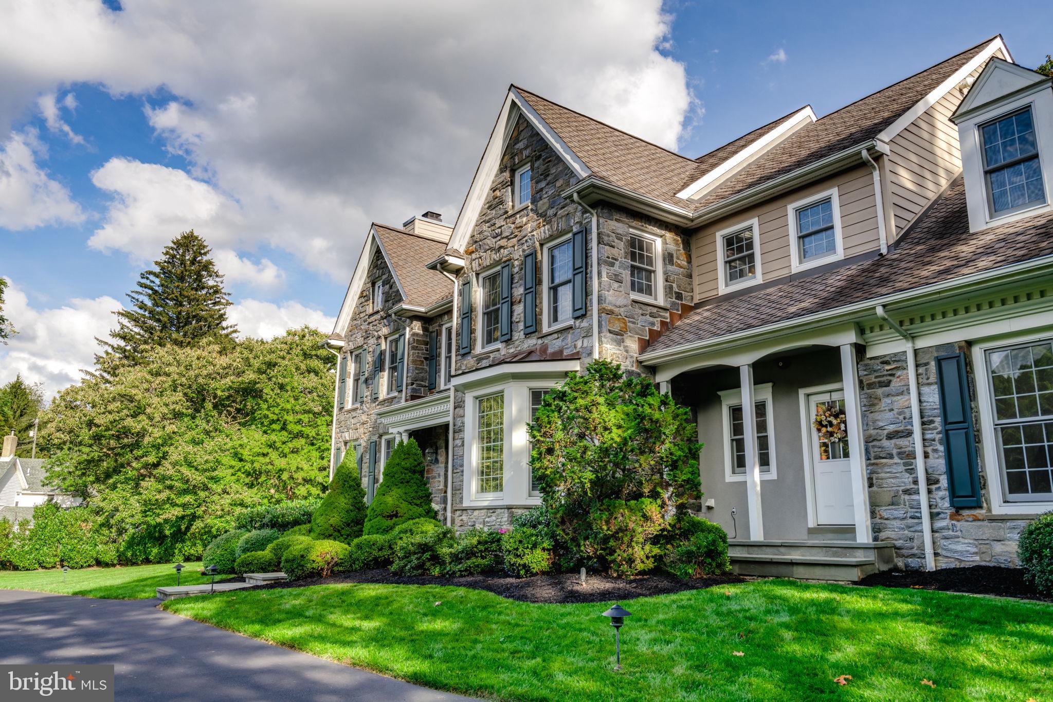 815 Brower Road Wayne, PA 19087 - Photo 6 of 84 Two Front Entrances