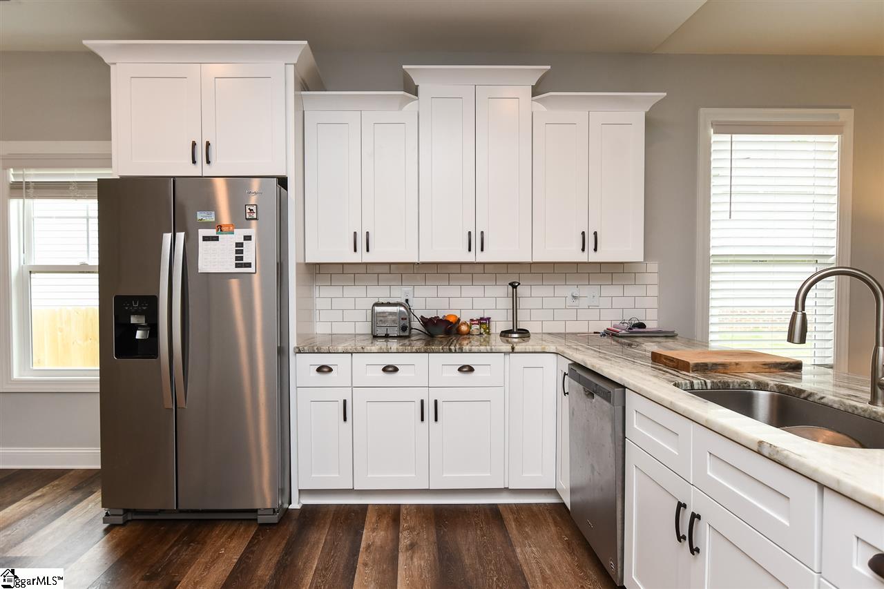 336 Ackley Road Greenville, SC 29607 - Photo 12 of 32