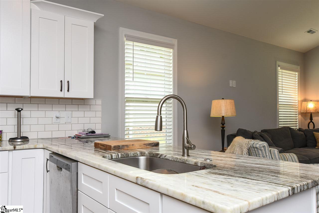 336 Ackley Road Greenville, SC 29607 - Photo 14 of 32